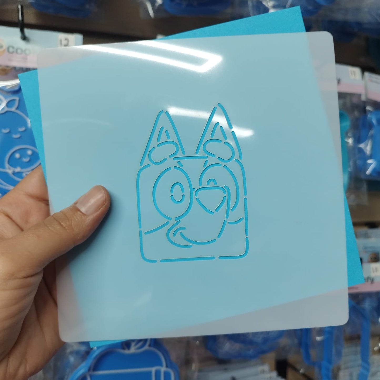 Stencil Bluey Carita