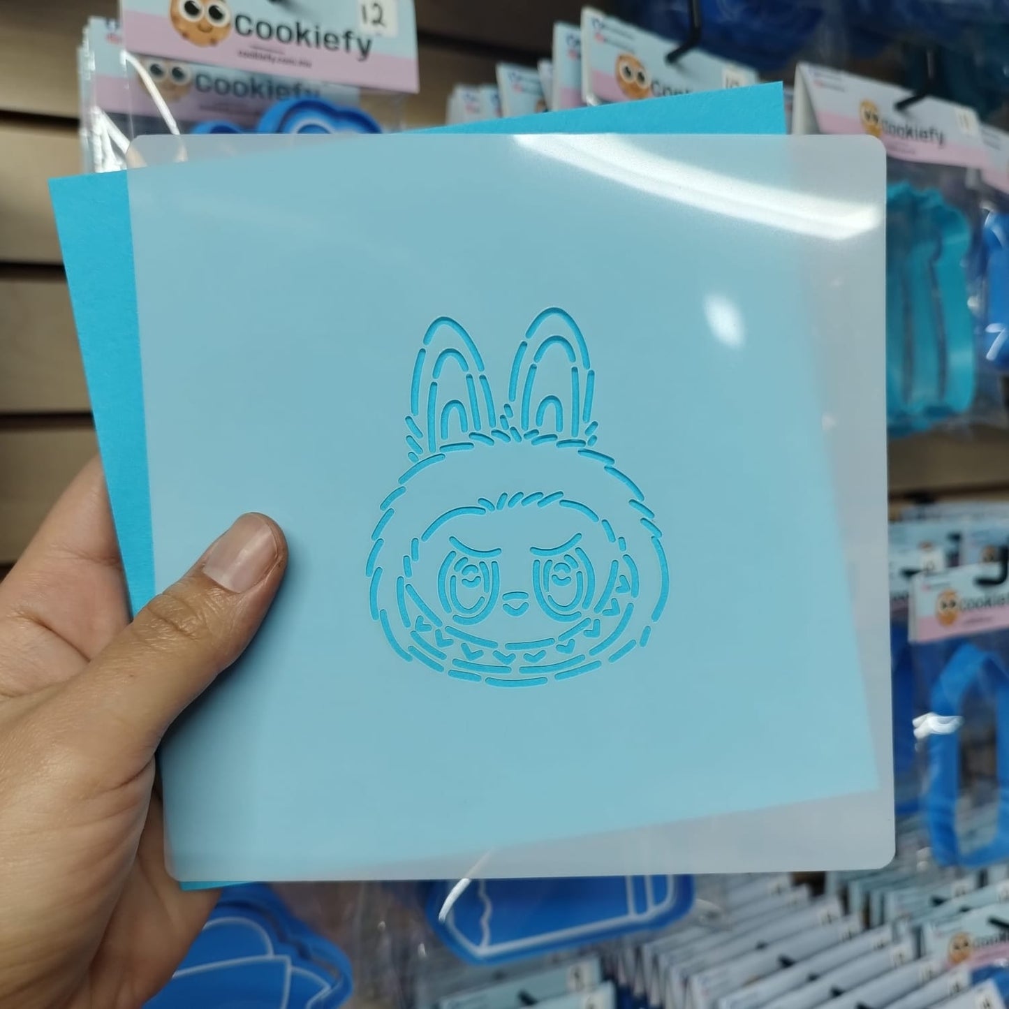 Stencil Labubu Carita