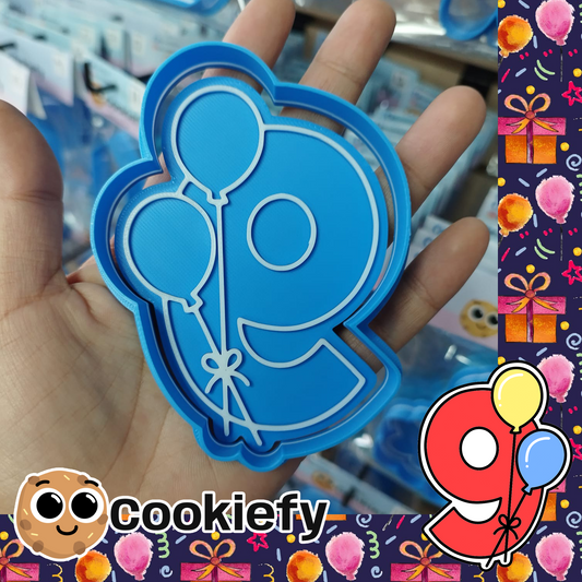 Nueve con globos